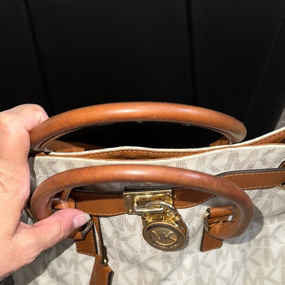 Michael Kors White and Brown Signature Tote Bag - Picture 4 of 10